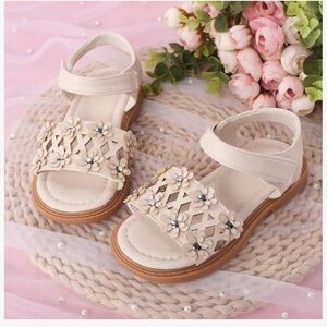 BRAND NEW IN PACKAGE Girls PatPat sandals